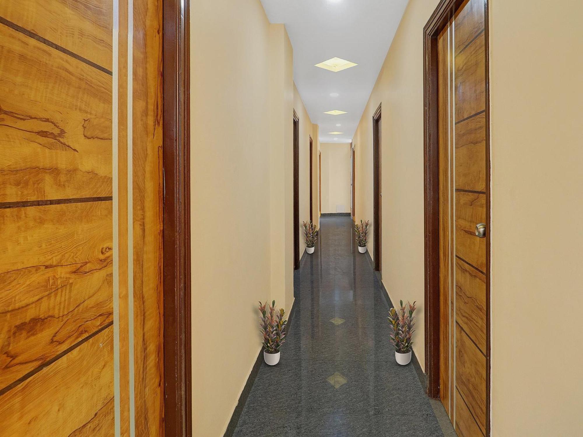 Hotel O S V Residency Kajaguda Near Gachibowli Hyderabad Bagian luar foto